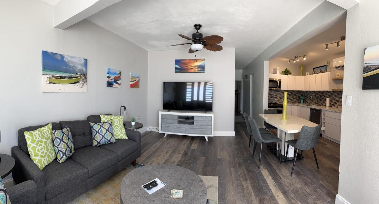 Aguada Beach Condos 외부 사진