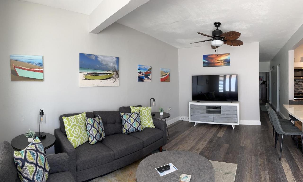 Aguada Beach Condos 외부 사진